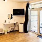 Nordic - With Private Yard, Bbq & Free Parking, 4 Km From Center Braşov