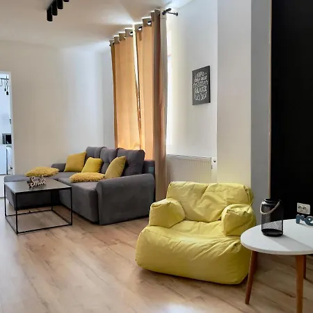 Villa Nordic - With Private Yard, Bbq & Free Parking, 4 Km From Center Brașov