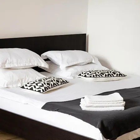 Nordic - With Private Yard, Bbq & Free Parking, 4 Km From Center 빌라 *