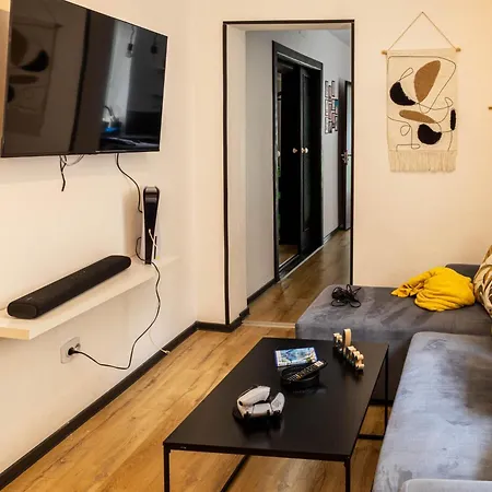 빌라 Nordic - With Private Yard, Bbq & Free Parking, 4 Km From Center 브라쇼브