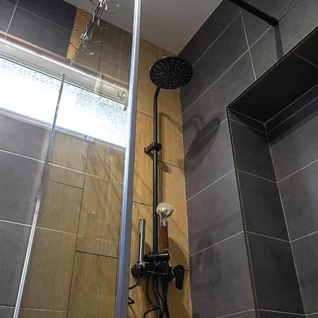 Nordic - With Private Yard, Bbq & Free Parking, 4 Km From Center Braşov