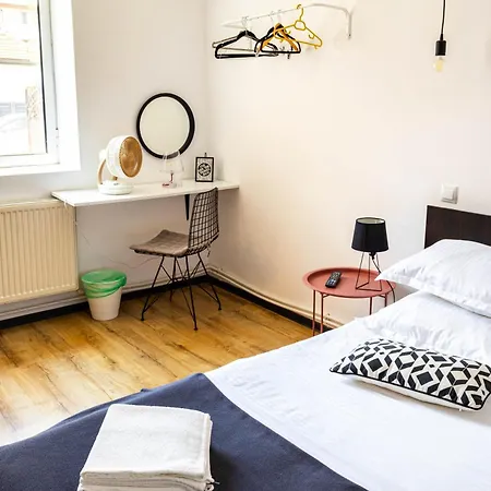 Villa Nordic - With Private Yard, Bbq & Free Parking, 4 Km From Center Braşov