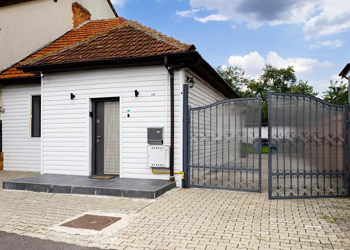 Nordic - With Private Yard, Bbq & Free Parking, 4 Km From Center Villa Brasov