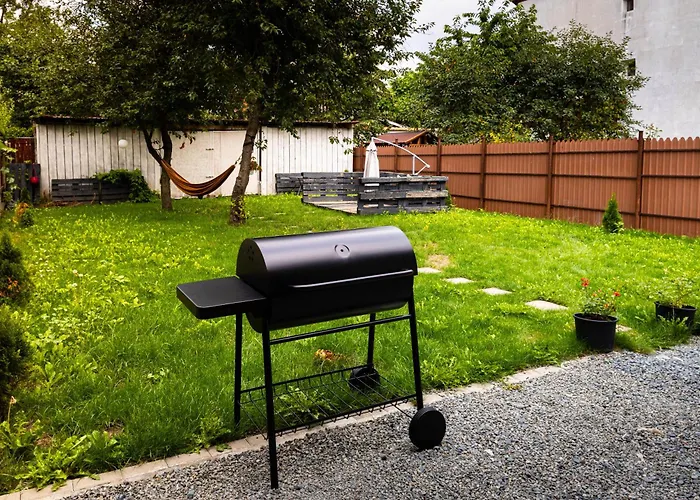 Nordic - With Private Yard, Bbq & Free Parking, 4 Km From Center Brasov