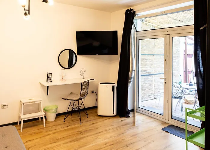 Nordic - With Private Yard, Bbq & Free Parking, 4 Km From Center Brasov